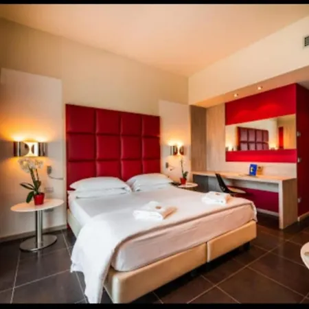 & Trattoria Del Corso * אולביה